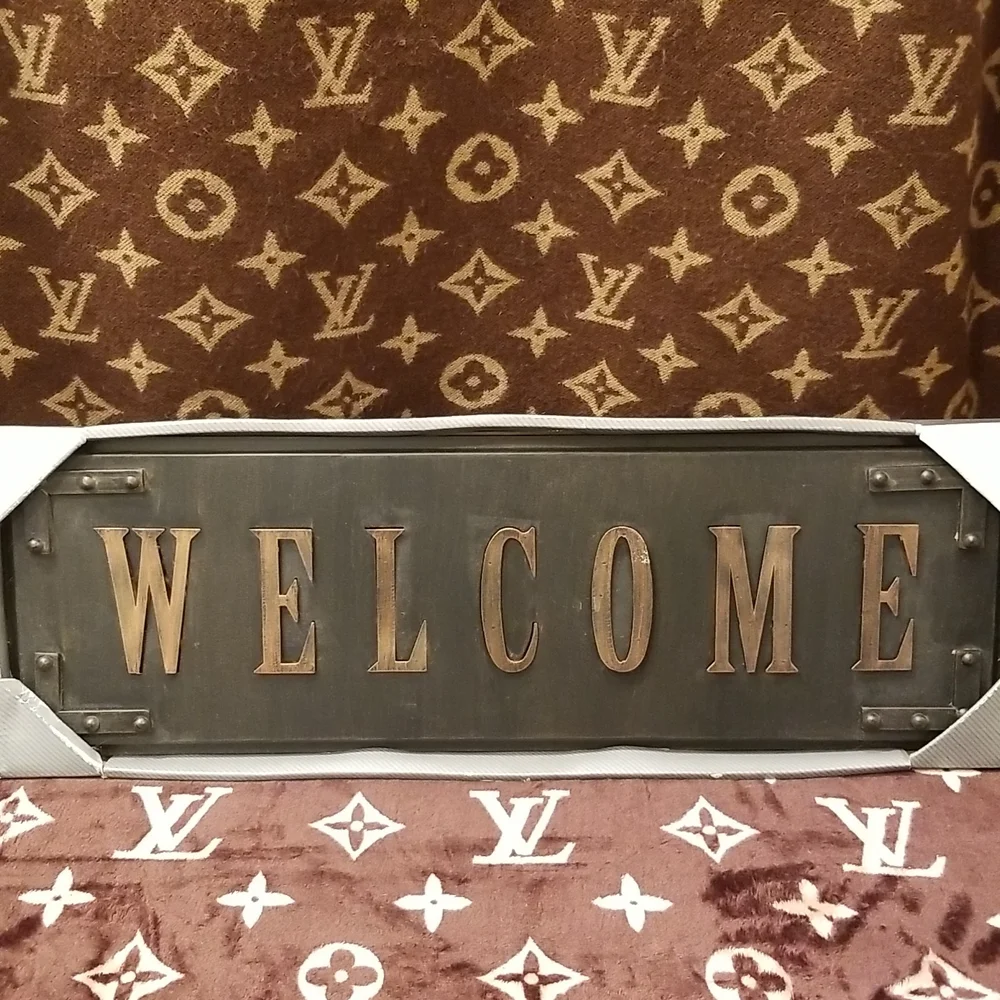 Rustic WELCOME Sign - Picture 1 of 3